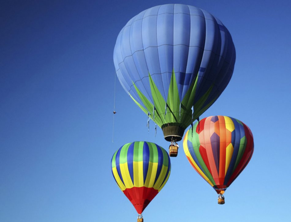 Balloon contest in Halow town