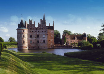 Nothamshire castle in Lancaster suburb forest