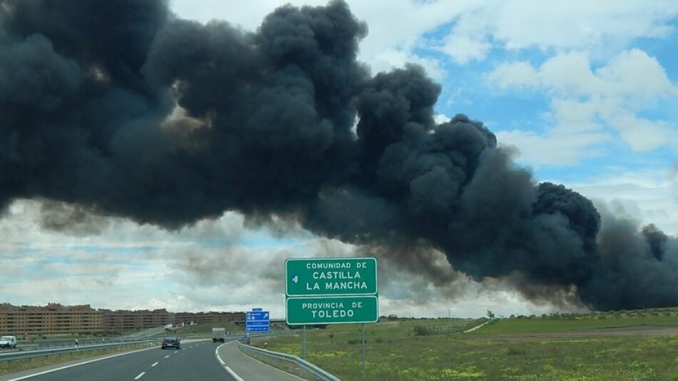 Incendio de neumáticos en Seseña: el fuego está controlado, la nube tóxica no