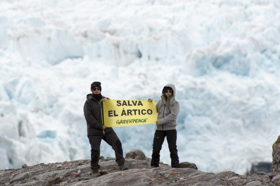 Las youtubers Yellow Melow y María Cadepe llegan al Ártico con 180.000 firmas para la campaña de Greenpeace para protegerlo