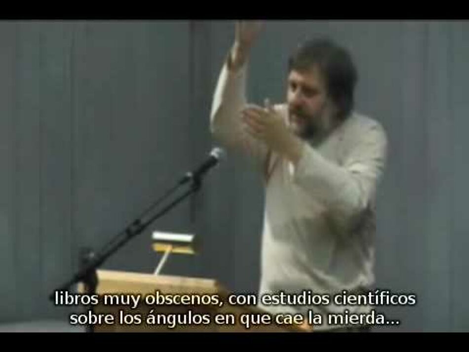 Zizek explica el trasfondo ideológico de los distintos diseños de retretes.