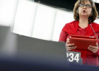 López (IU): “Hemos conseguido que el Parlamento Europeo haga una apuesta decidida a favor de las renovables”