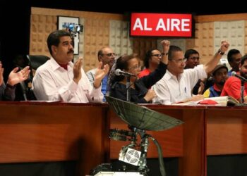 Maduro: Ameritamos ampliar, afinar y expandir el esfuerzo por la batalla comunicacional en Venezuela