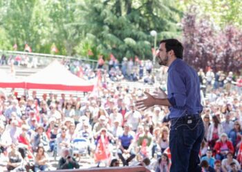 Alberto Garzón: «No entiendo cómo hay gente en el PSOE que prefiere que gobierne Rajoy o Rivera a nosotros»