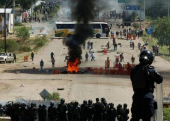 ALBA Movimientos condena al Gobierno Mexicano por la represión y asesinato de manifestantes en Oaxaca, exige justicia y garantías.