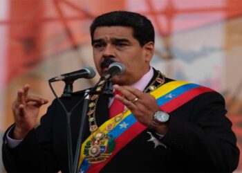 Maduro ratifica su compromiso con el diálogo nacional