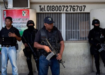 México: Hallan 4 cuerpos frente a local investigado en caso Ayotzinapa