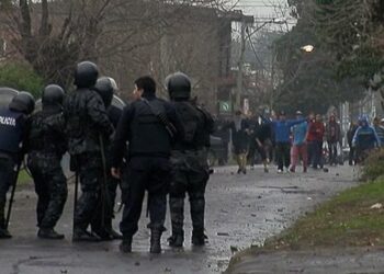 Argentina: Enfrentamiento entre vecinos y la policía en Ituzaingó
