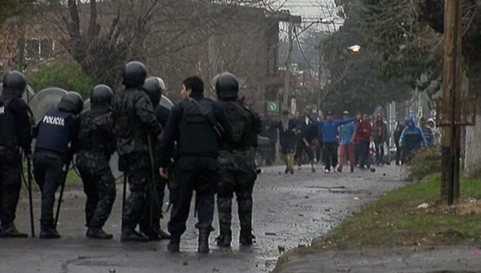 Argentina: Enfrentamiento entre vecinos y la policía en Ituzaingó