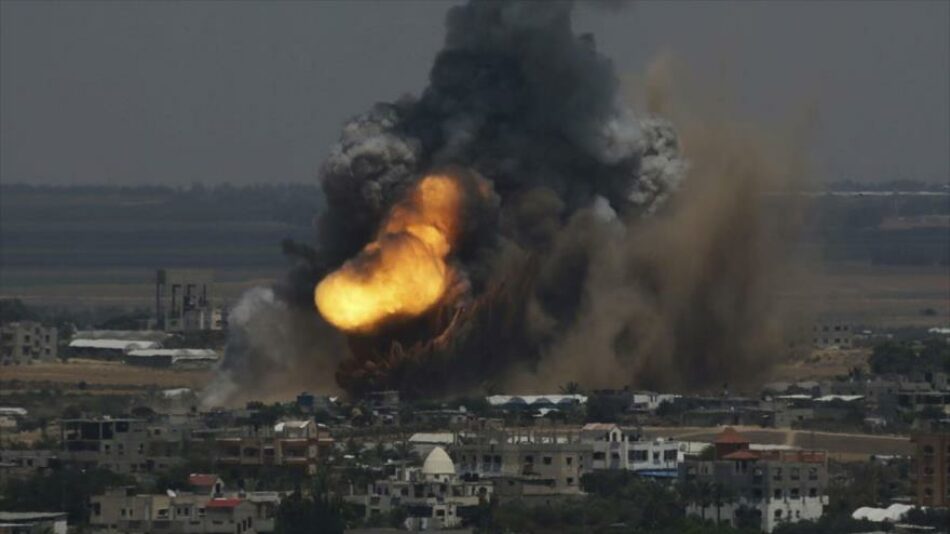 Aviones israelíes bombardean una aldea en la Franja de Gaza