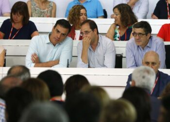 Dirigentes del PSOE plantean una «abstención compartida» entre varios grupos parlamentarios para investir a Rajoy