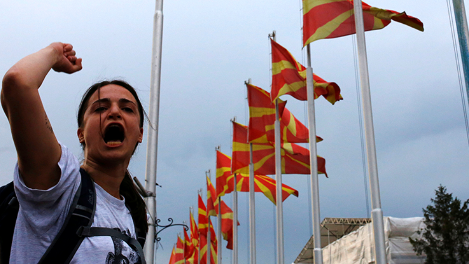 «Se está preparando el terreno para provocar una nueva revolución de colores en Macedonia»