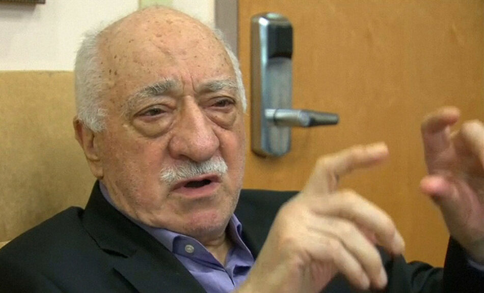 El opositor Gulen sugiere que Erdogan simuló el alzamiento