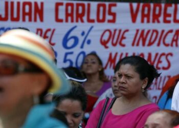 Docentes panameños ponen fin al paro de más de una semana