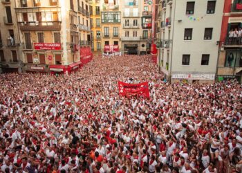 Masiva repulsa ante la agresión sexual del primer día de fiestas de San Fermín. Uno de los detenidos es guardia civil