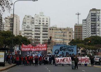 Argentina: Debido a la grave situación económica organizaciones sociales se movilizaron exigiendo asistencia alimentaria