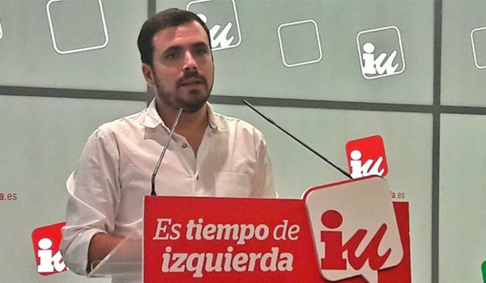 Alberto Garzón pide a Sánchez que muestre «voluntad política» para intentar formar un gobierno de progreso que contaría con más apoyos que uno de Rajoy