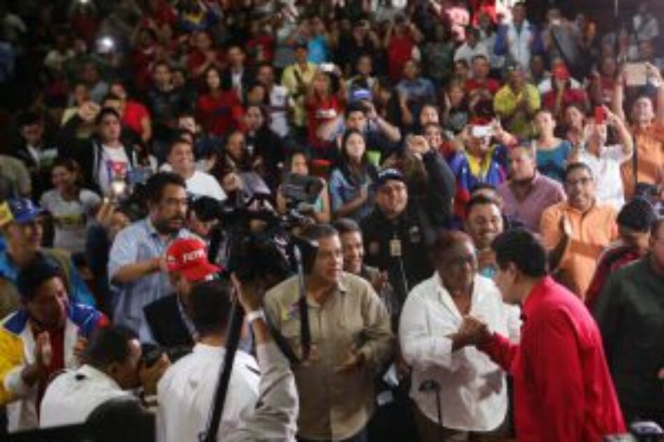Maduro a la oposición: Si toman el camino de la violencia vamos a radicalizar la Revolución Bolivariana