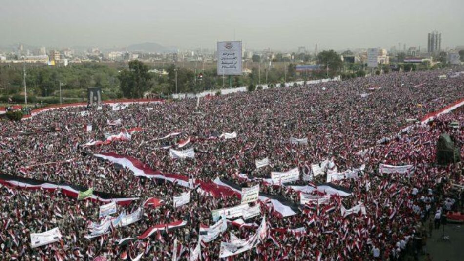Masiva manifestación en Yemen contra la agresión saudí