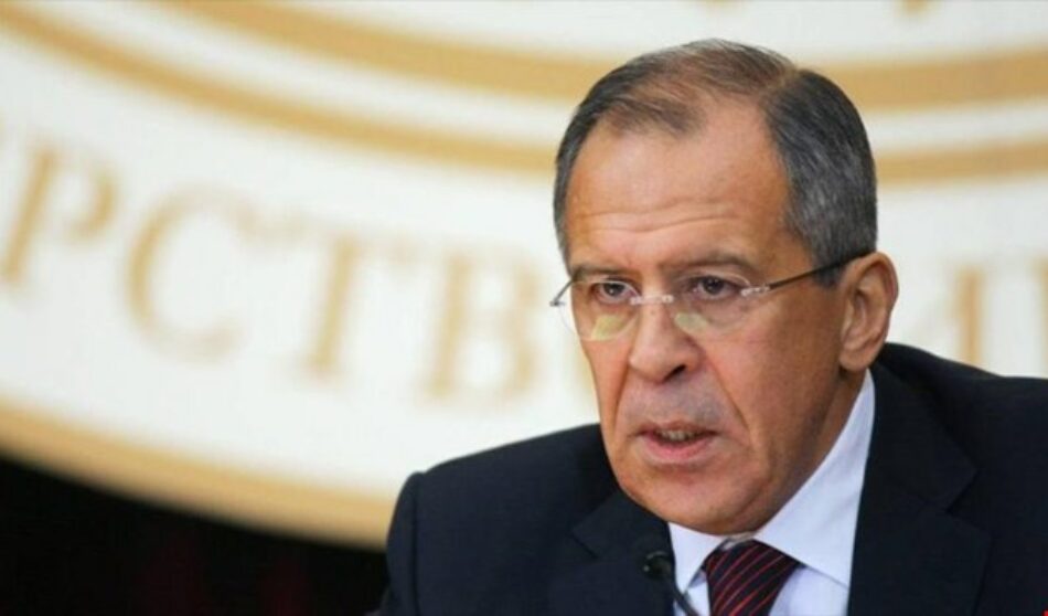 Lavrov llama a levantar el bloqueo contra Cuba