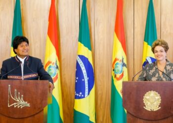 Evo Morales dice que juicio a Rousseff es “injusto” y pretende contener rebelión del pueblo