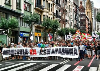 Euskal Herria: Un millar de manifestantes exigieron en las calles de Bilbao la Amnistía para los presos y presas vascas