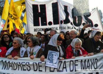 Las Madres de Plaza de Mayo realizaron su ronda 2000 y Bonafini llamó a retomar las «marchas de la resistencia»