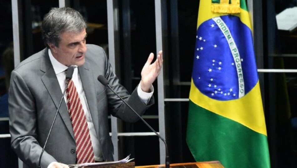 Abogado de Rousseff: El único que puede juzgarla es el pueblo
