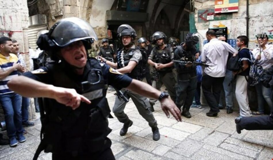 Fuerzas israelíes irrumpen violentamente en la Mezquita Al-Aqsa