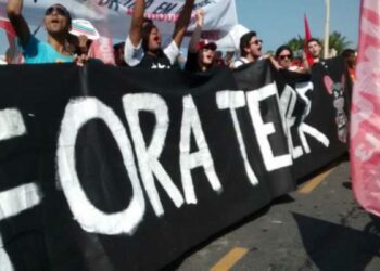 Brasil: múltiples protestas contra Temer obligaron a cambiar el recorrido de la antorcha /Fuerte represión policial cerca del Estadio olímpico