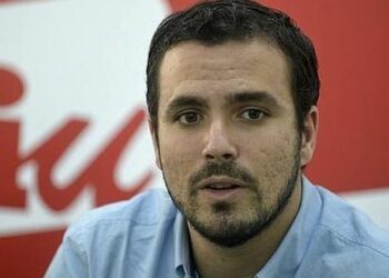 Alberto Garzón pide a Podemos no «obcecarse» con la forma jurídica de En Marea