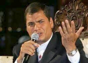 Correa expone mentiras de aspirantes a presidencia de Ecuador
