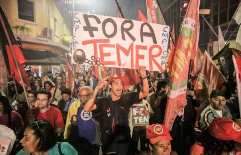 Brasil: Mientras el Senado aprobaba continuir juicio a Dilma, en la calle hubo grandes protestas y reprimieron a indígenas y petroleros