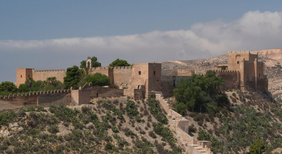 Rosa Aguilar está haciendo de la Alcazaba de Almería y su entorno un «Algarrobico del patrimonio»