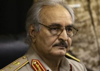 Antiguo oficial apoyado por la CIA amenaza planes de EEUU en Libia