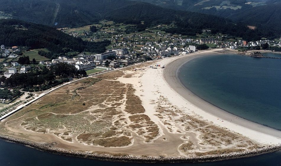 En Marea demanda ao Goberno no Congreso medidas para a recuperación da praia luguesa de Covas