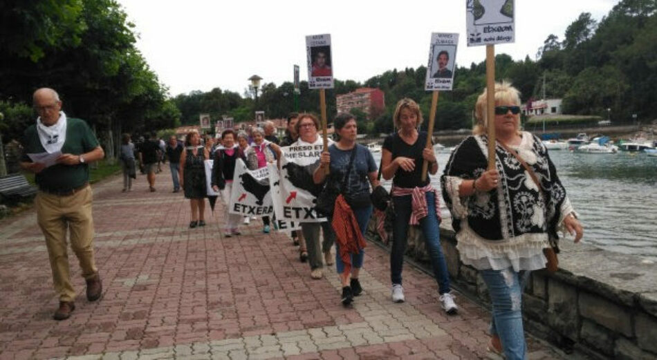 Euskal Herria. Familiares de pres@s vasc@s marchan en zonas de playas para denunciar la “sed de venganza” del PP