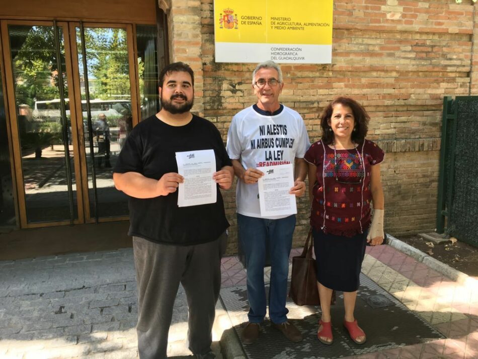 El SAT registra junto con el diputado Diego Cañamero y la Parlamentaria Andaluza, Mari García, un documento en la CHG para parar la subasta de los olivos del Giribaile