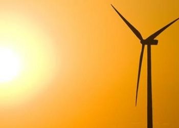 ¿Por qué en verano sube el precio de la electricidad? Claves de Greenpeace para entenderlo