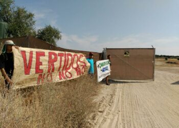 Un particular convierte una finca protegida en un gigantesco vertedero de tierras junto al monte de El Pardo