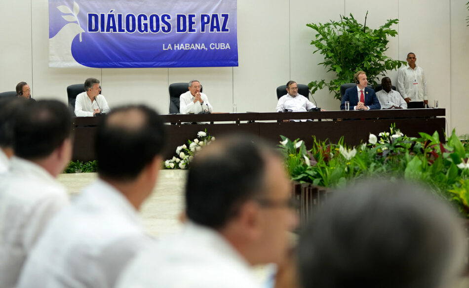 En el pleno municipal de Gijón se aprueba una declaración de apoyo a la paz en Colombia