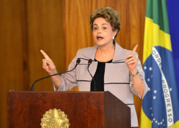 Marina Albiol denuncia que “asistimos en Brasil a la consumación de un golpe de Estado perpetrado por corruptos y oligarcas”