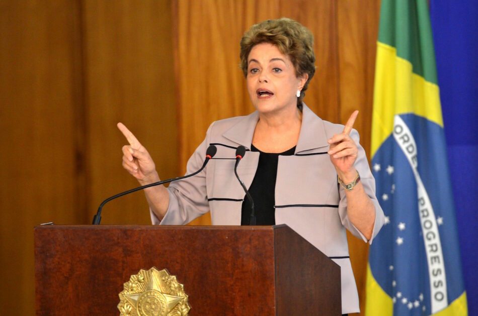 Marina Albiol denuncia que “asistimos en Brasil a la consumación de un golpe de Estado perpetrado por corruptos y oligarcas”