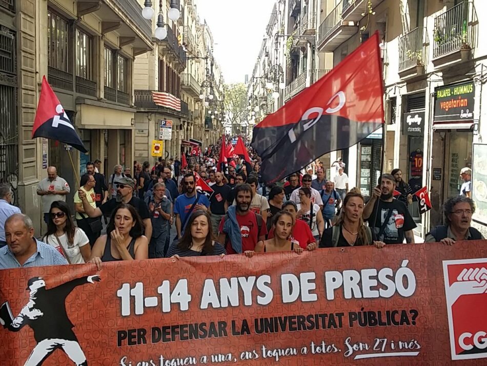 La CGT surt al carrer contra la repressió del cas Som 27 i més