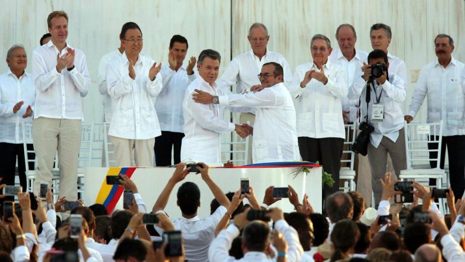 Izquierda Unida traslada su “felicitación a las partes” por la histórica firma hoy del acuerdo de paz en Colombia