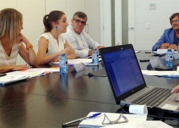 Eva Solla debateu en Compostela sobre os retos a futuro da sanidade en Galicia