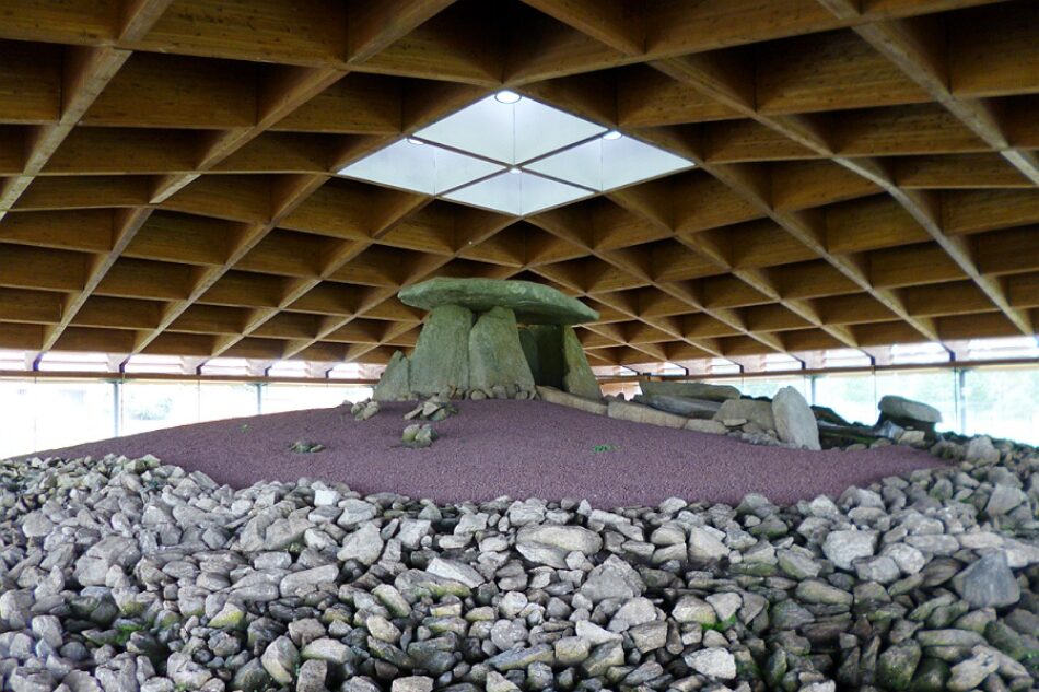 El Dolmen de Dombate volvió a sobrepasar el número razonable de visitantes desde principios del verano