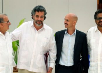 Primer grupo de 13 menores de edad salió de campamentos de las FARC-EP