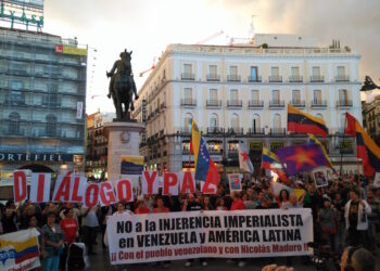 Se manifestaron en Madrid en apoyo a la Revolución Bolivariana  y a la Cumbre de MNOAL