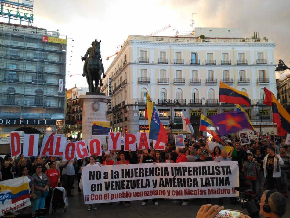 Se manifestaron en Madrid en apoyo a la Revolución Bolivariana  y a la Cumbre de MNOAL